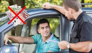 Uomo felice al posto di blocco (Depositphotos foto)