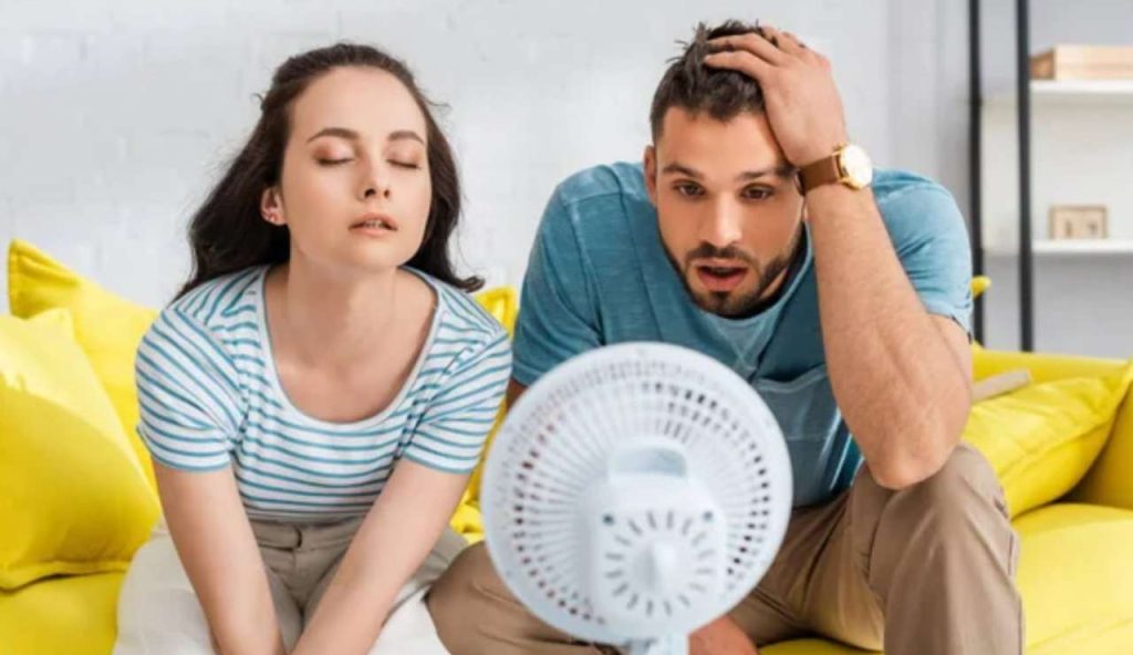 Coppia con ventilatore (Depositphotos foto) - www.energycue.it