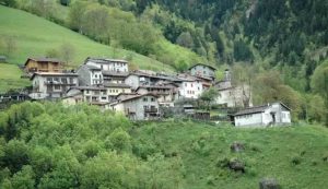 Fuggiti tutti quanti borgo italiano rimasto solo uomo