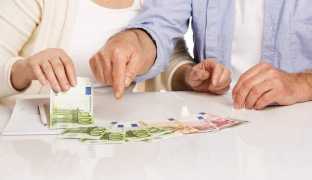 Coppia e soldi (Depositphotos foto) - www.energycue.it