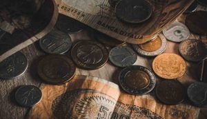 Illustrazione delle vecchie lire (Canva FOTO) - energycue.it