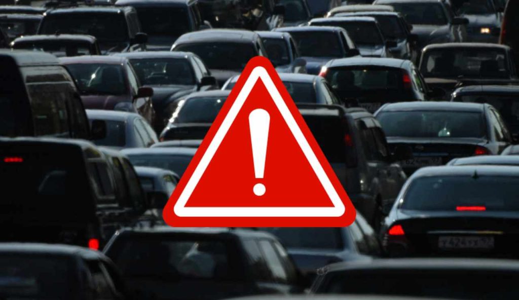 Illustrazione di alcune auto (Canva FOTO) - energycue.it