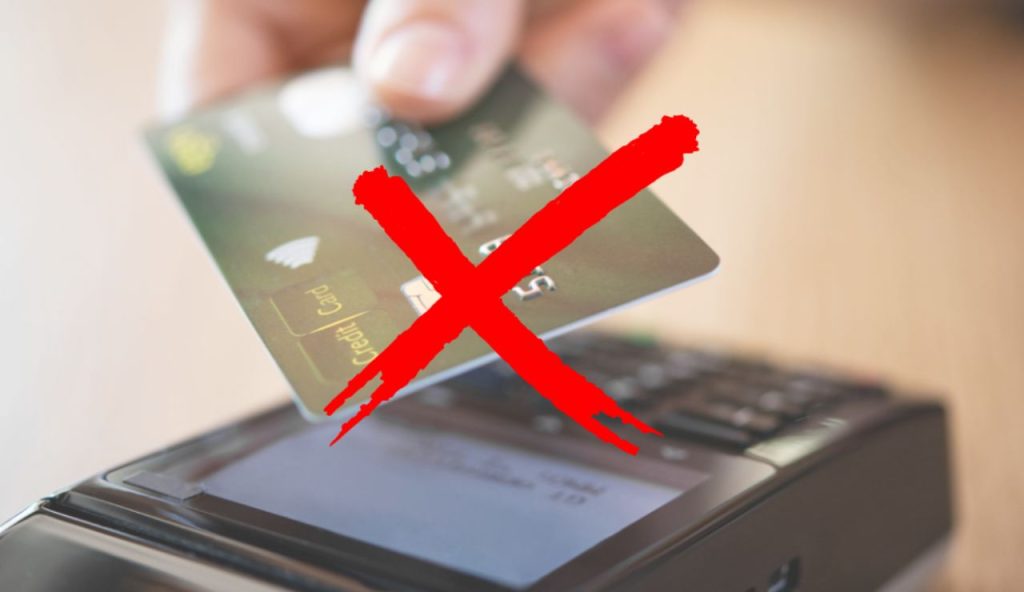 Illustrazione di un pagamento con la carta (Canva FOTO) - energycue.it