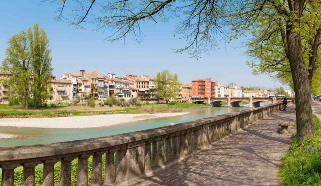 Una città mezza francese