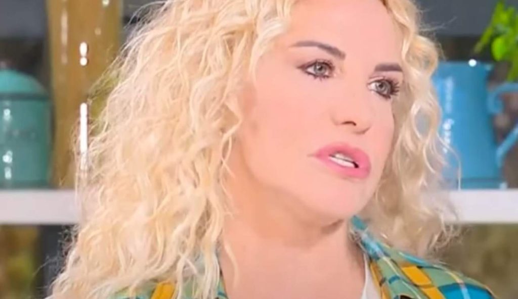 Antonella Clerici seria (Gossip e LettoQuotidiano - youtube foto) - www.energycue.it