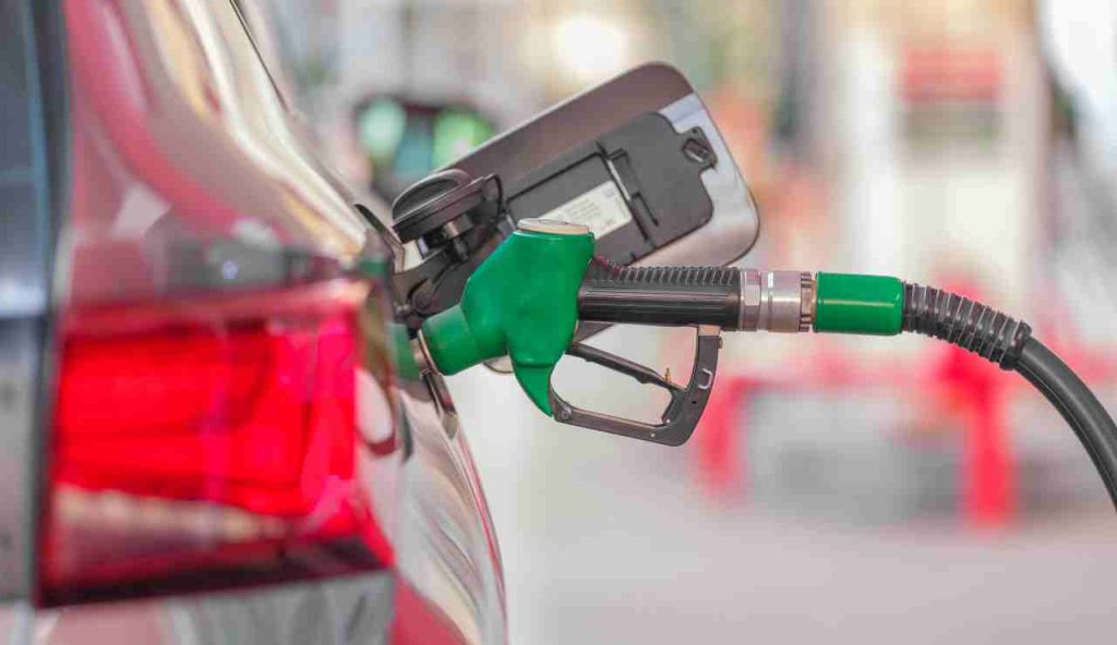 Benzina costo