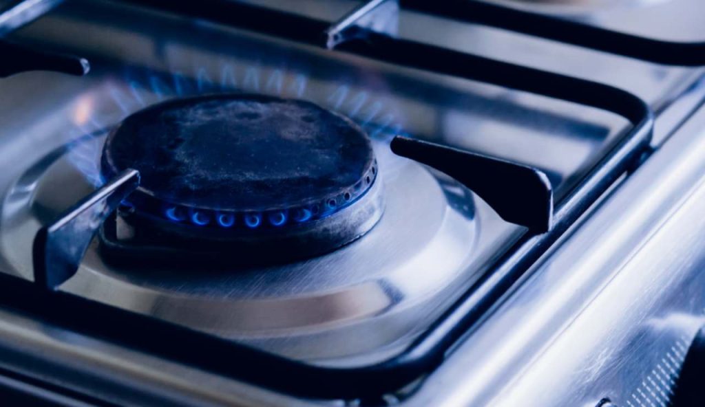 Illustrazione di un fornello (Canva FOTO) - energycue.it