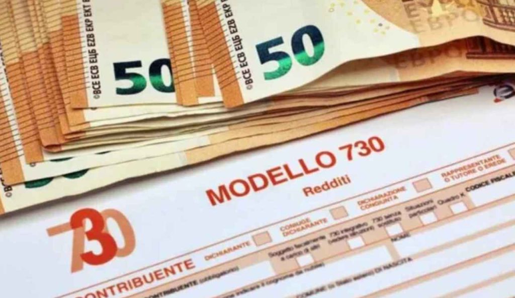 Modello 730 e soldi (Depositphotos foto) - www.energycue.it